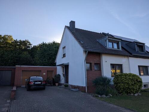 Foto - Provisionsfrei: Doppelhaushälfte mit Anbaupotential in guter Lage