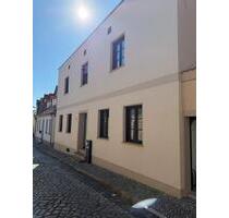 Einfamilienhaus mit kleinen Garten zur Miete - Bernburg (Saale)