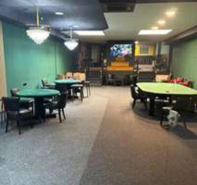 Foto - 198m² Ladenlokal mit Stellplätzen