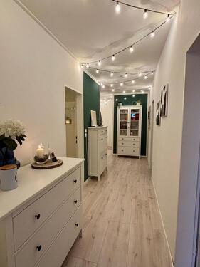 Foto - 2 Zimmern, Küche, Flur, BadWC, (Kellerraum, Balkon, Fahrradkel)