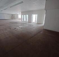 325m² Halle mit Rolltor und Laderampe zu vermieten - Radevormwald