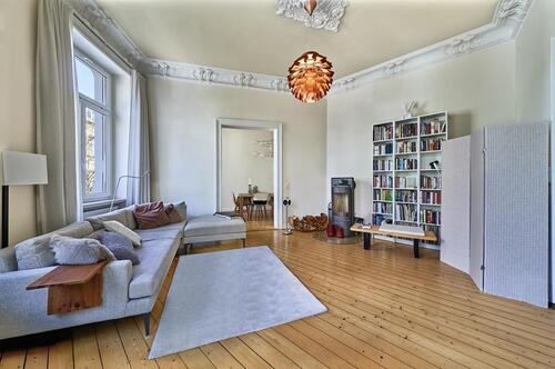 Foto - BEL ÉTAGE! 4 Zimmer Wohnung im Stilaltbau mit Balkon, Kamin EBK & Wellnessoase *Stellplatz*