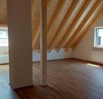 Neue 3,5-Zimmer Dachgeschosswohung mit Sichtdachstuhl - Bartholomä