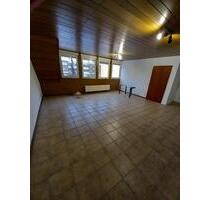 Helles Appartment, ca. 43m², große Fensterfront, 1.OG - Düsseldorf Heerdt