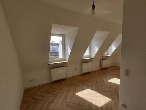 Foto - 1 Zimmer Dachgeschoßwohnung zur Miete in Nürnberg