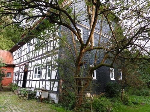 Foto - Historischer 3-Seiten - Hof in Fast--Alleinlage