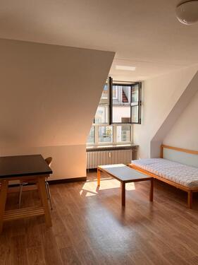 Foto - 1 Zimmer Dachgeschoßwohnung zur Miete in München