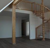 Großzügige Galeriewohnung mit 3,5 Zimmer im DG - Buttenwiesen