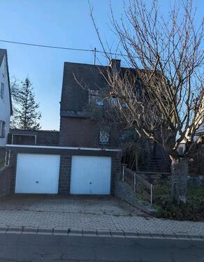 Foto - Freistehendes Mehrfamilienhaus - 235.000,00&nbsp;EUR Kaufpreis, ca.&nbsp; 180,00&nbsp;m&sup2;