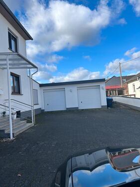 Foto - Doppelgarage mit 2 Stellplätzen davor in Top-Lage Zewen