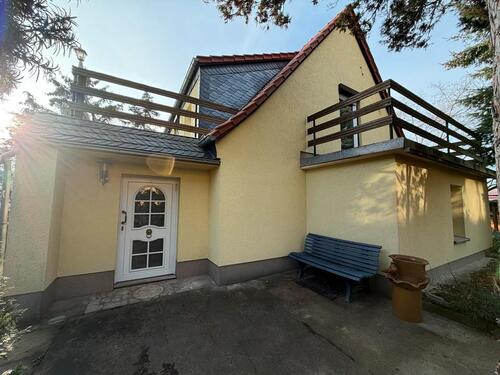 Foto - Attraktives Einfamilienhaus – Balkone, Keller, Garten & Garage