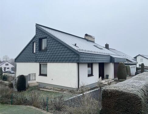 Foto - Freistehendes Einfamilienhaus mit großem Garten