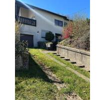 Freistehendes Einfamilienhaus mit großem Grundstück - Homburg