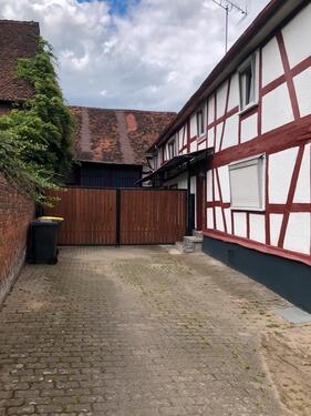 Foto - Kleines Fachwerkhaus mit Garten und Scheune