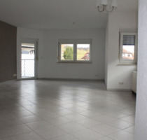 Helle, lichtdurchflutete 3-Zimmer-Wohnung mit Balkon - Neckarbischofsheim