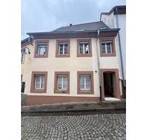 Einfamilienhaus mit Keller - 95.000,00&nbsp;EUR Kaufpreis, ca.&nbsp; 115,00&nbsp;m&sup2; in Blieskastel (PLZ: 66440)