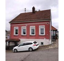 Freistehendes Einfamilienhaus mit ELW in Friedrichsthal