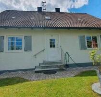 Idyllisches Einfamilienhaus mit wunderschönem Garten und Pool - Gablingen
