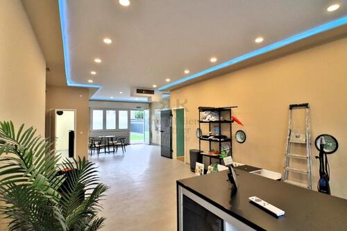 Foto - Schicke Gewerbefläche im Erdgeschoss mit Terrasse!