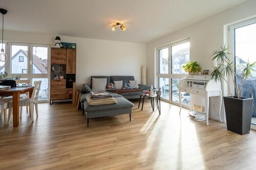 Foto - Neuwertige 3,5 Zimmer Wohnung mit großem Süd-West Balkon
