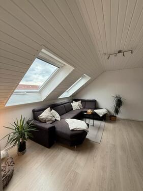 Foto - Helle 2-Zimmer Dachgeschosswohnung in zentraler Lage - Uninähe