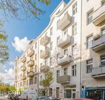 Bezugsfrei: 4-Zimmer, Stuck, Südbalkon, Wanne, 2. OG - Berlin Neukölln