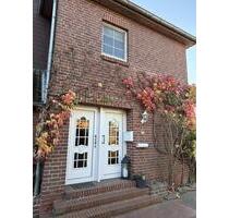 Großzügige 4-Zimmer-Wohnung mit Balkon, EBK & Garage - Artlenburg