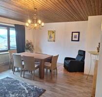 XXL Wohnung in Griesstätt - 1.800,00 EUR Kaltmiete, ca.  150,00 m² in Kolbermoor (PLZ: 83059)