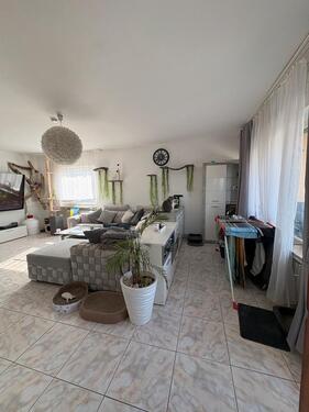 Foto - Schöne 2 Zimmer Wohnung - 835,00&nbsp;EUR Kaltmiete, ca.&nbsp; 64,00&nbsp;m&sup2;