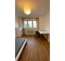 Bright room for one person - 700,00 EUR Kaltmiete, in Berlin (PLZ: 12359) Neukölln