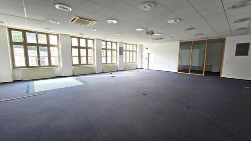 Foto - Repräsentative Gewerbeeinheit in Bestlage der Köthener Fußgängerzone – ehemalige Deutsche Bank Filia