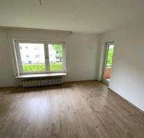 bezugsfertig: 3-Zimmer-Wohnung in Plettenberg Kersmecke mit Balkon und Boden