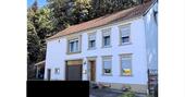 Foto - Sanierungsbedürftiges Haus mit großem Grundstück