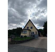 Haus mit 2 Wohneinheiten in ruhiger Lage - Berga/Elster