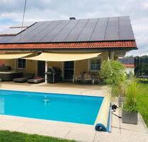 Gepflegtes Einfamilienhaus mit ELW Pool Klima Gartenhaus PV Garag - Hutthurm