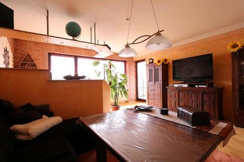 Foto - Möbelierte Dreizimmerwohnung im 1. Stock für Kurzzeitmiete