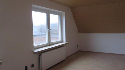 Foto - Großzügige 4 Zimmerwohnung mit Balkon und ausgebautem Dachboden