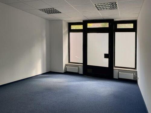 Foto - VB1751VL Großzügige Ausstellungs-, Laden-, Büro- oder Praxisflächen Neutraubling