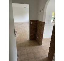 Top-renovierte 3-Zimmer-Wohnung mit neuem Bad, Balkon und Aufzug - Übach-Palenberg