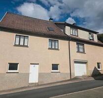 Haus Einfamilienhaus - 79.000,00&nbsp;EUR Kaufpreis, ca.&nbsp; 180,00&nbsp;m&sup2; in Steinbach-Hallenberg (PLZ: 98587)