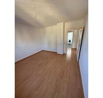 2 Zimmer Küche Bad 2ZKB 700 € + 300 € NK - Frankfurt am Main Schwanheim