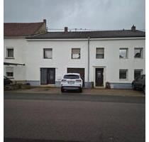 Charmante Doppelhaushälfte mit Platzwunder und Geschichte - Rehlingen-Siersburg