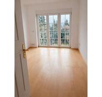 Wunderschöne, helle 4-Zimmer-Wohnung mit Ausblick ins Grüne - Niedernhausen