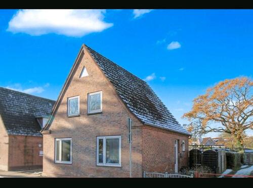 Foto - Haus mit Garten (3 Zimmer, 4 möglich)