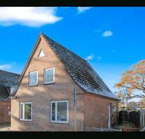 Haus mit Garten (3 Zimmer, 4 möglich) - Heide