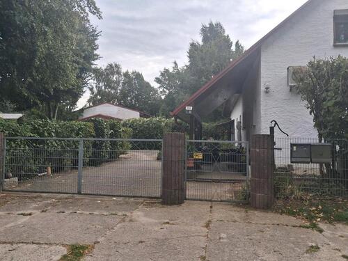 Foto - Einfamilienhaus mit Einliegerwohnung und Halle in Velgast