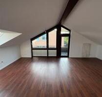 Neu renovierte, vollklimatisierte 4-Zi.-Whg. mit EBK in Stuttgart