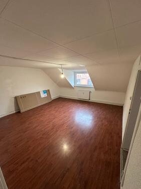 Foto - Helle 3 ZKB 90qm Dachgeschoss Wohnung zu vermieten!