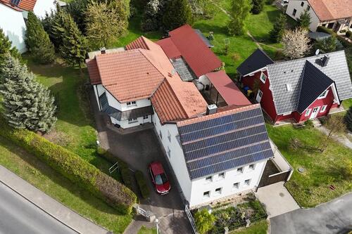 Foto - Zweifamilienhaus mit Gewerbeteil in länd. Lage mit großem Garten