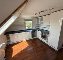 Dachgeschosswohnung in super Lage mit Gartenmitbenutzung - Frankfurt am Main Sindlingen